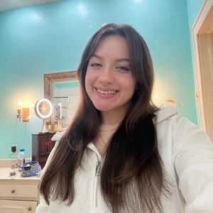 Meet your Posher, Abby